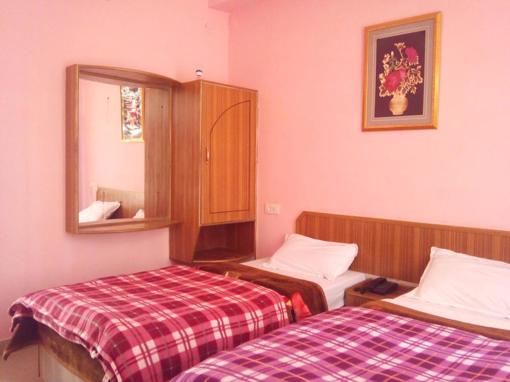 Hotel Kumar Residency Dharamshala Bagian luar foto