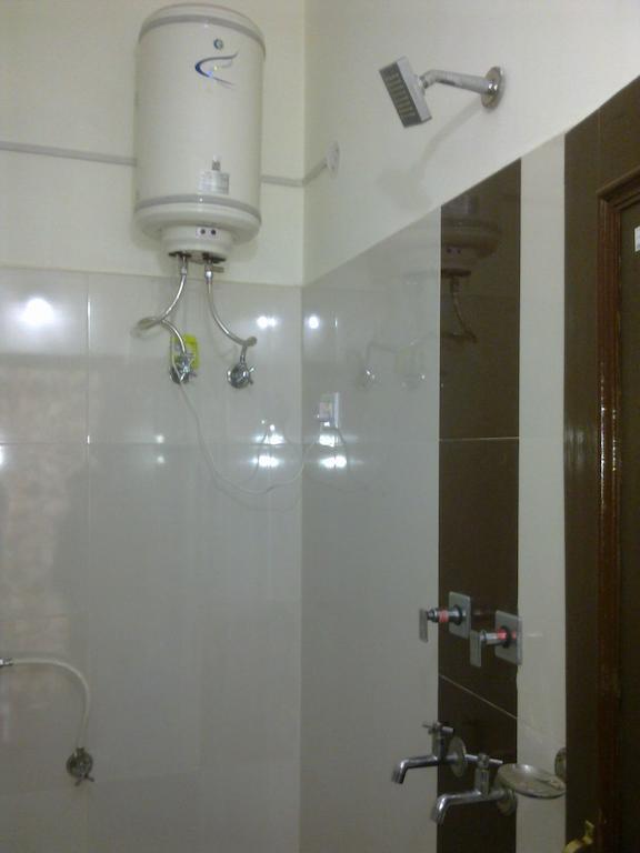 Hotel Kumar Residency Dharamshala Ruang foto