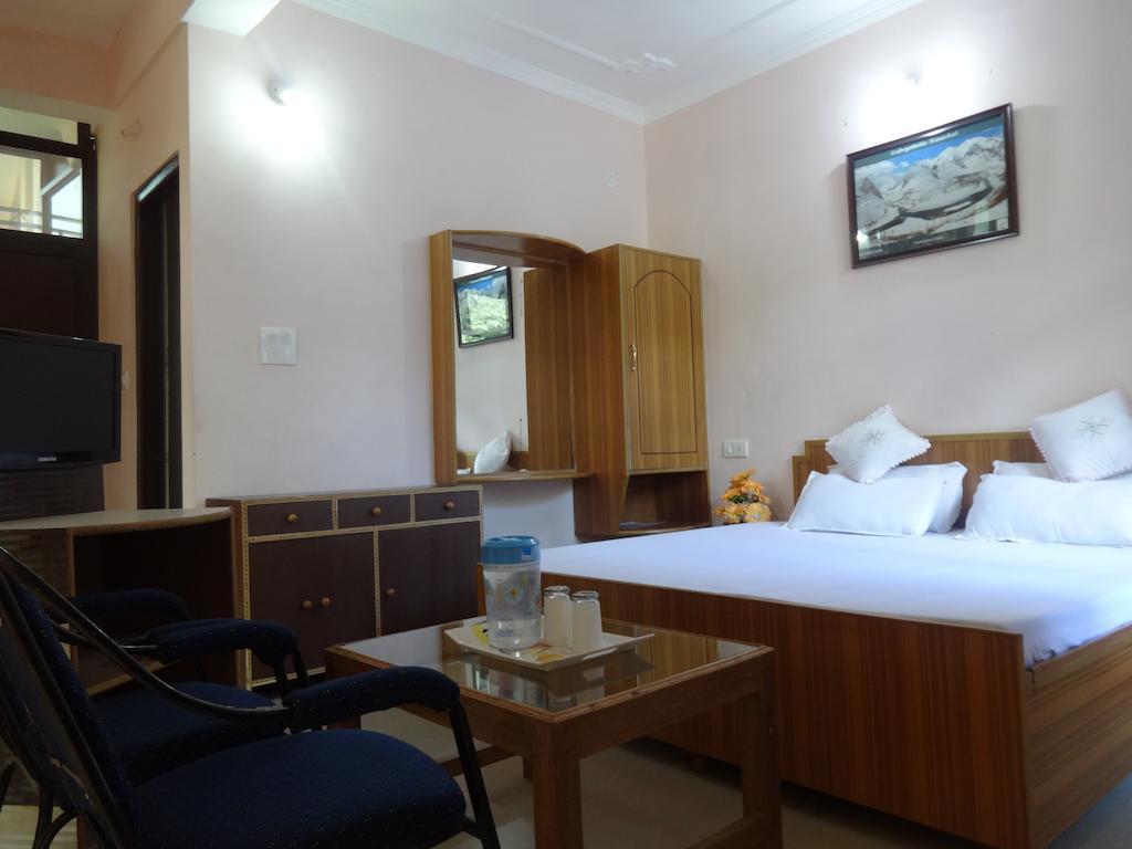 Hotel Kumar Residency Dharamshala Ruang foto